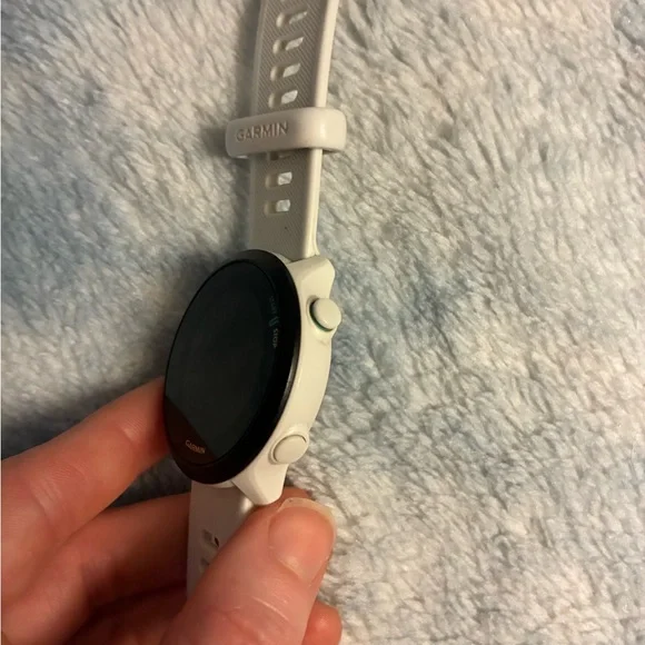 garmin White and Black GPS Running Smartwatch with Silicone Band w charging cord - Picture 5 of 5